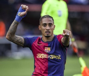 kaiyun-巴萨压哨绝杀羽毛球队，全场沸腾！经典一战再现传奇